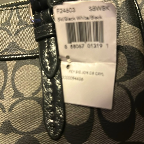 New w/Tag PEYTON Black SIGNATURE JORDAN 2 ZIP CARRYALL F24603 Below $378 Retail - Picture 8 of 8